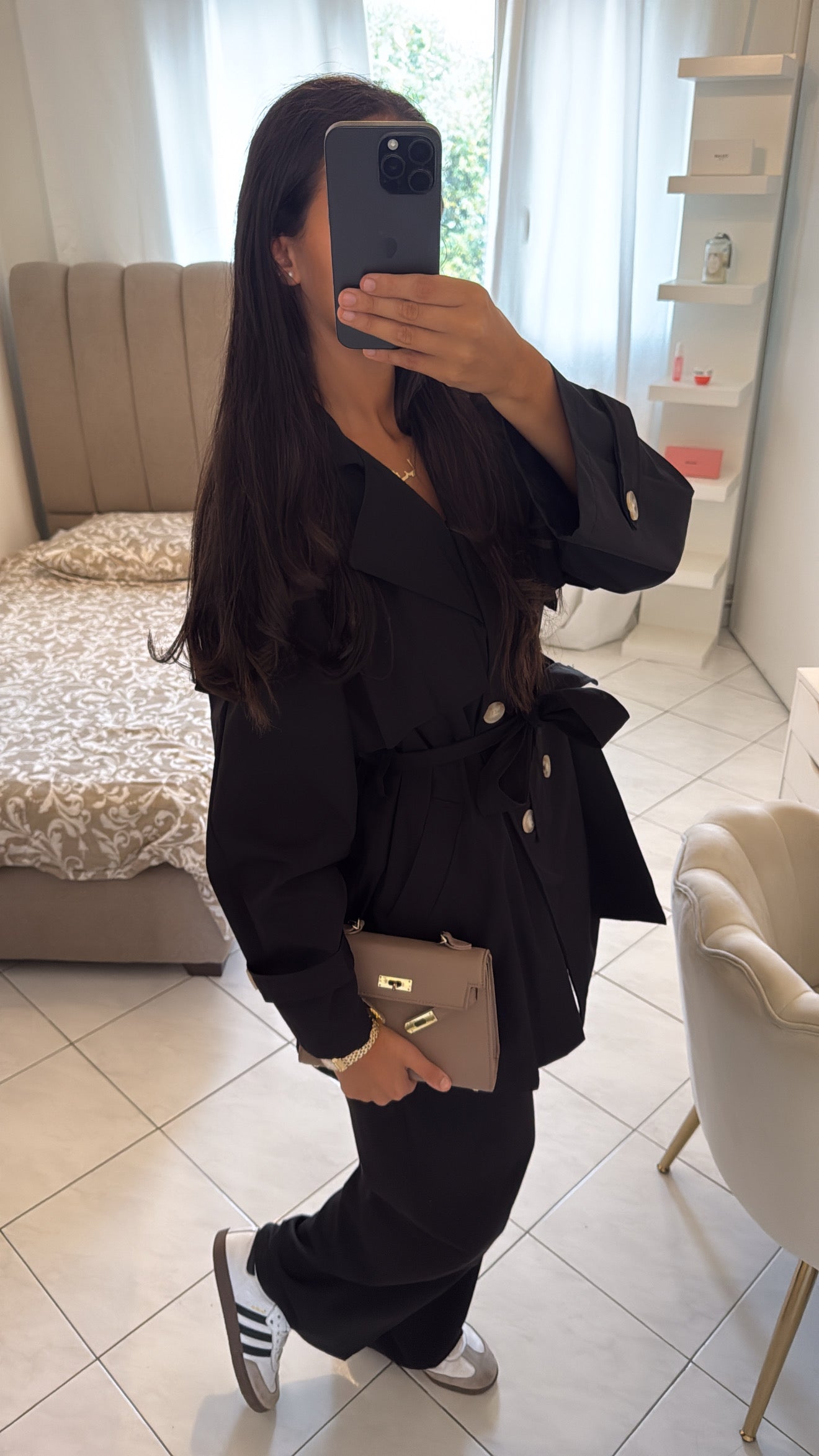 Trench court noir