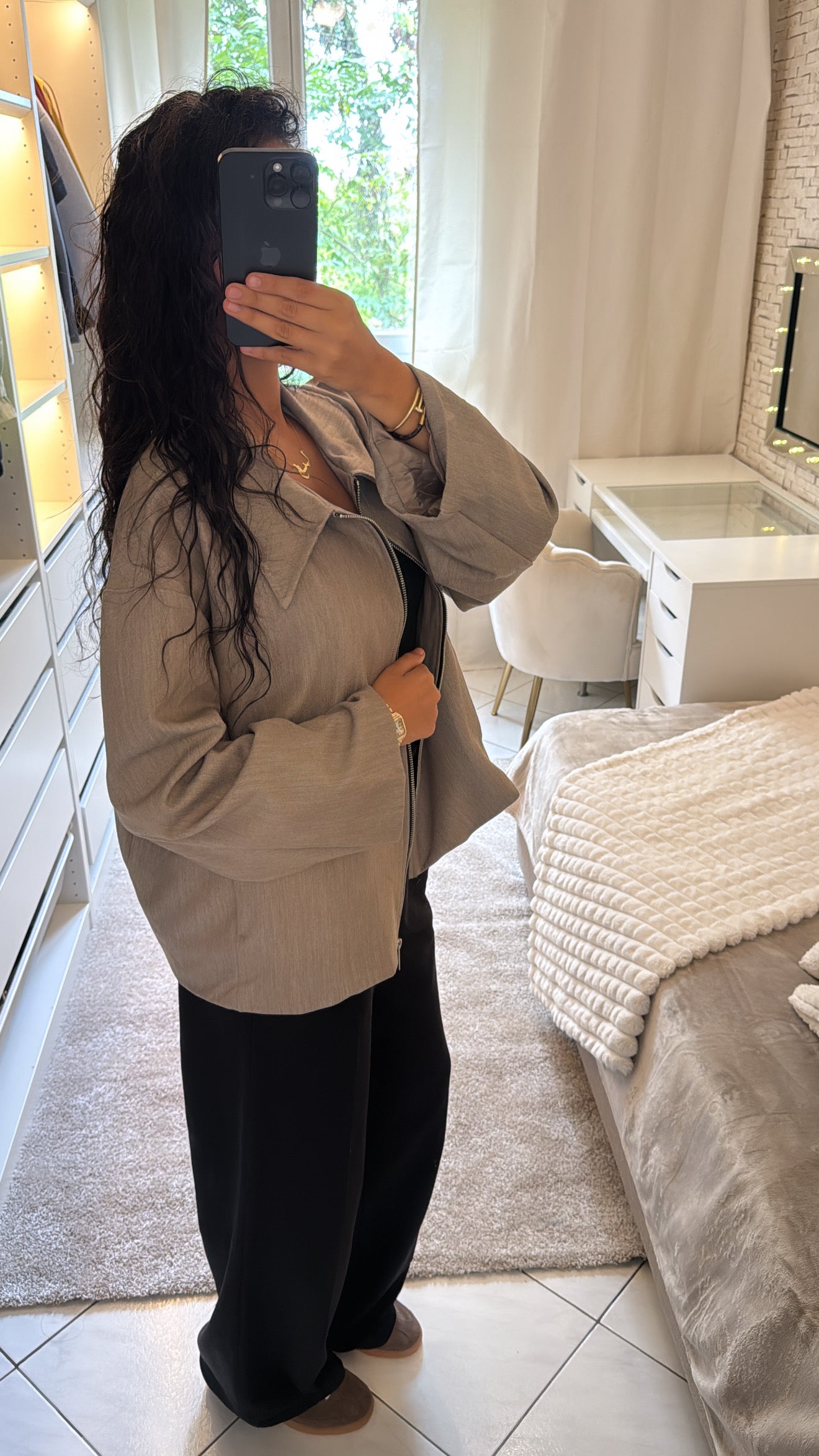Bombers taupe