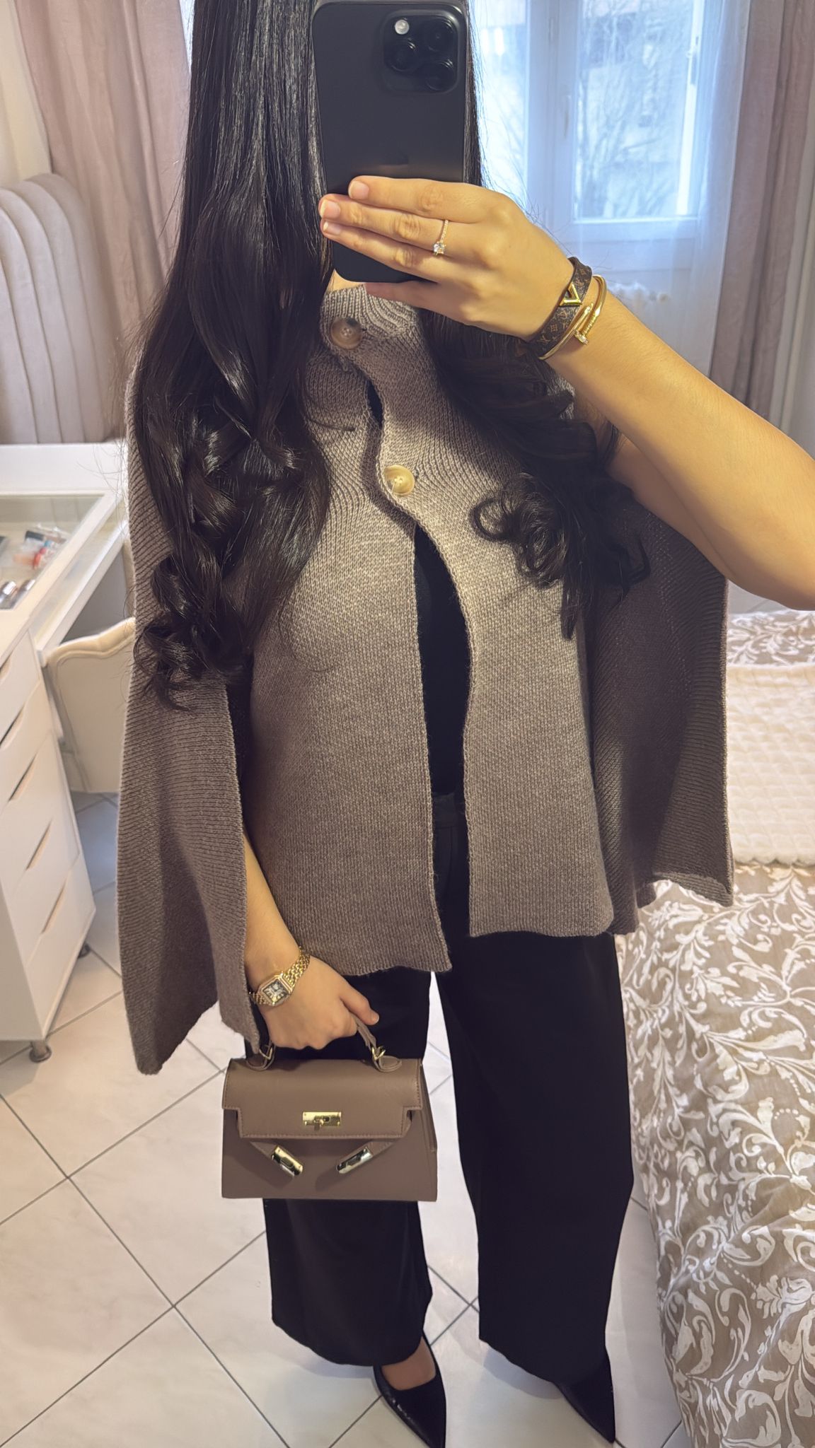 Cape sans manche en laine taupe