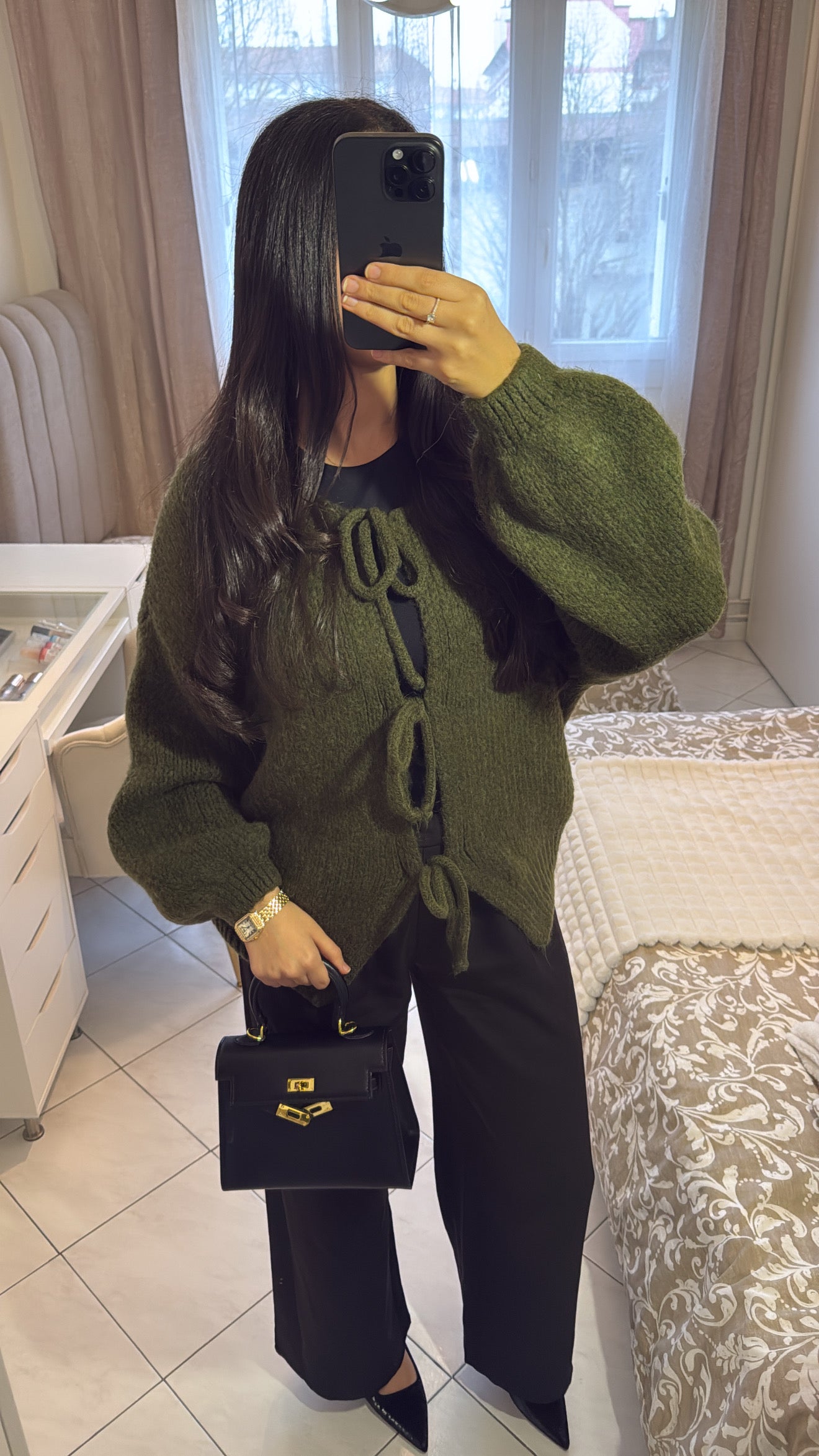 Haut à noeud vert kaki