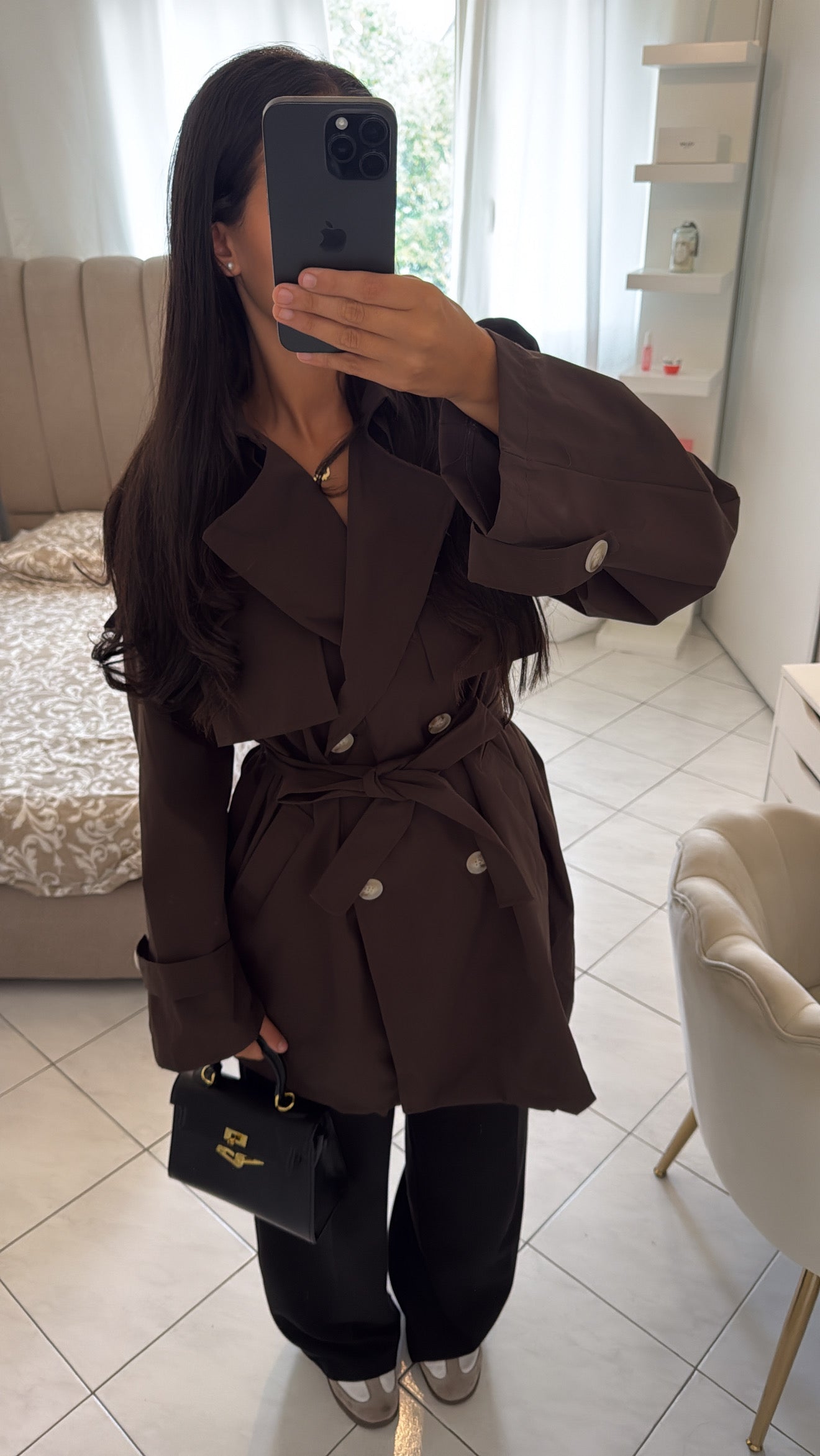 Trench court marron