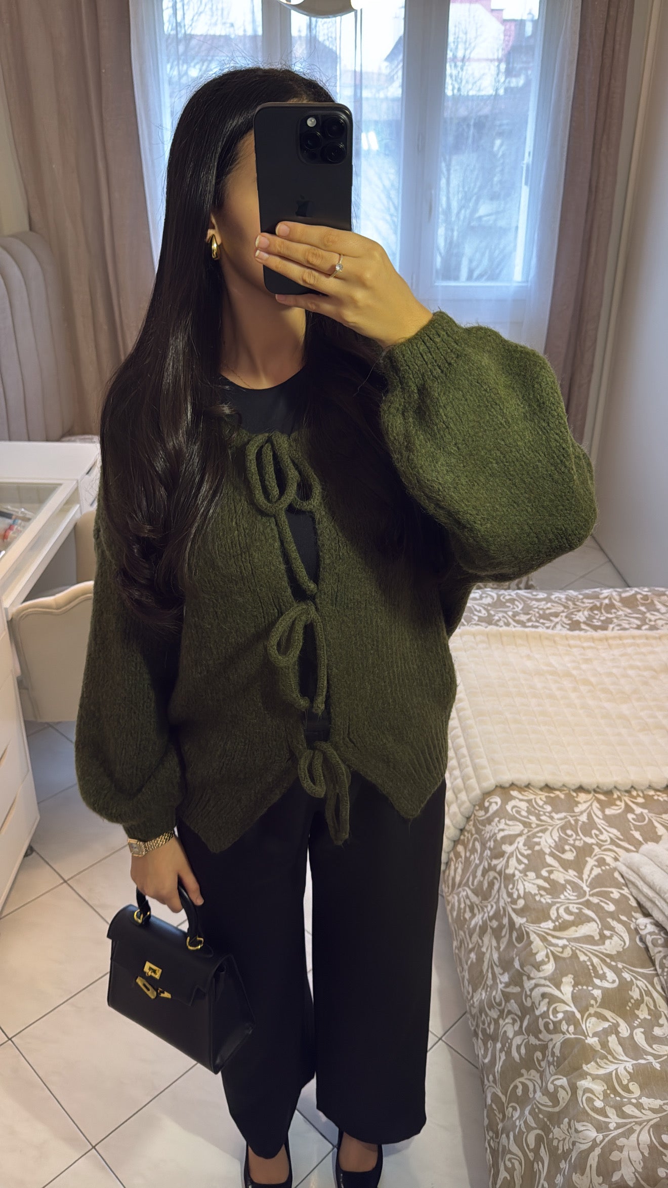 Haut à noeud vert kaki