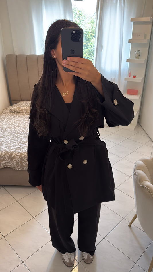 Trench court noir