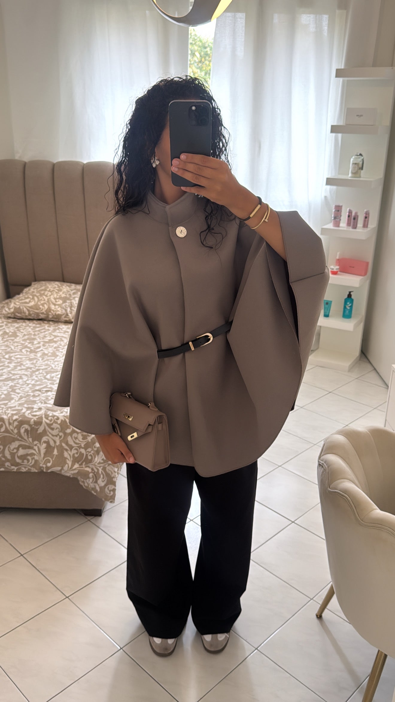 Cape leila taupe